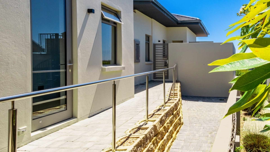 To Let 4 Bedroom Property for Rent in Oubaai Western Cape